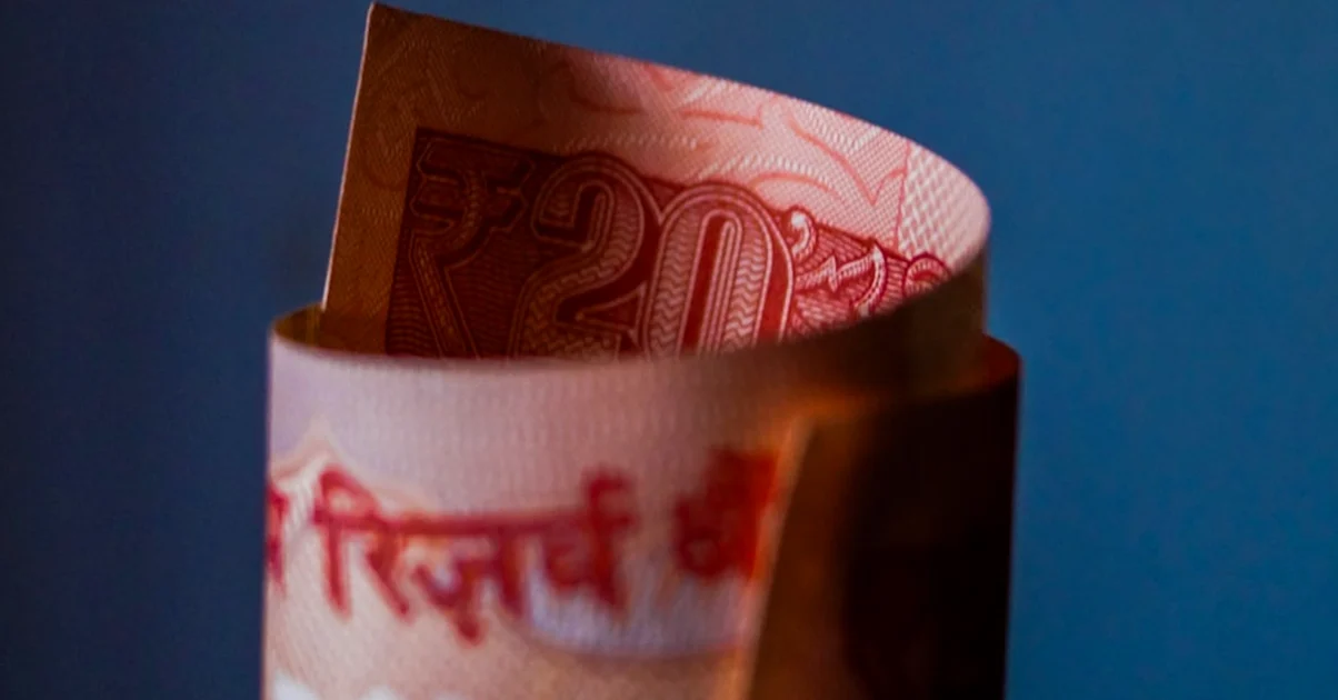 Why monthly Premium Bonds can lag a Cash ISA at first